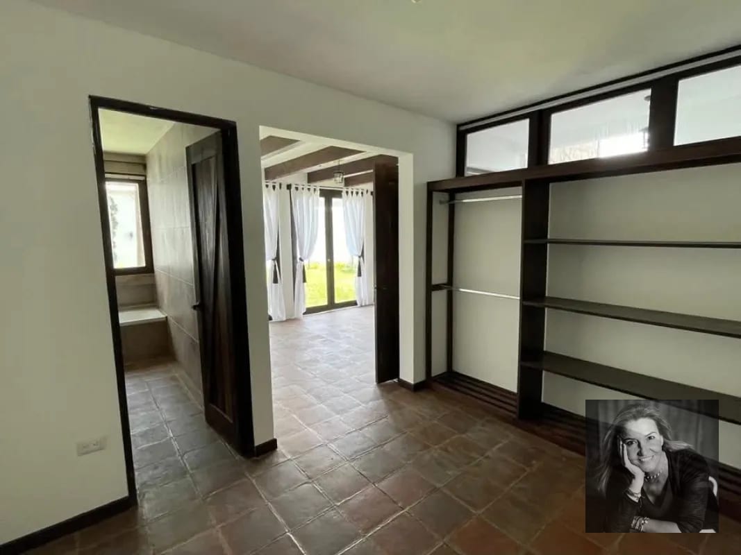 𝗩𝗘𝗡𝗧𝗔 | Preciosa Casa Exclusiva en Hacienda del Comendador — Casa en Venta en Hacienda del comendador, San Miguel Dueñas, Sacatepéquez — foto 6 de 17