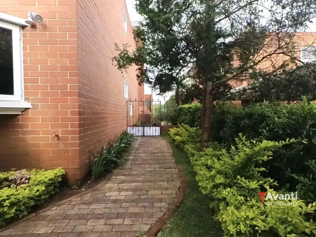 Venta Casa Carretera a el Salvador, Colinas de Castel — Casa en Venta en Colinas de Castel, Carretera a El Salvador, Guatemala, Ciudad — foto 4 de 17