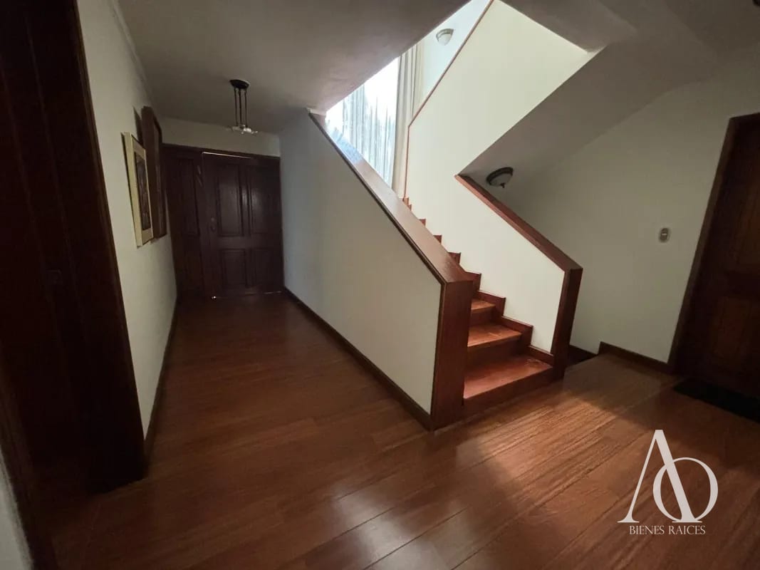 Casa en Venta Colinas de Castel, Km. 20.5 Fraijanes / EN DIRECTO mf — Casa en Venta en Colinas de Castel, Carretera a El Salvador, Guatemala, Ciudad — foto 9 de 16