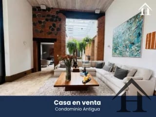 casa espectacular en Antigua Guatemala — Casa en Venta en Antigua, Sacatepéquez — miniatura 1 de 13
