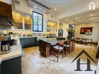 casa espectacular en Antigua Guatemala — Casa en Venta en Antigua, Sacatepéquez — miniatura 10 de 13
