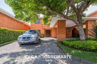 Casa en venta La Joya, Zona 10 — Casa en Venta en Zona 10, Guatemala, Ciudad — miniatura 1 de 16
