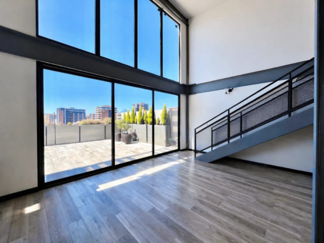 PH industrial, con una gran terraza en renta en zona 14 — Apartamento en Alquiler en Zona 14, Guatemala, Ciudad — foto 1 de 13