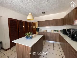 Casa Amplia C/jardín y Pergola 4 Hab. / Colonia San Lazaro Z.15 — Casa en Alquiler en Zona 15, Guatemala, Ciudad — miniatura 1 de 3