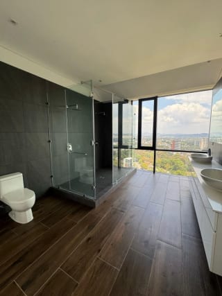 Vendo Exclusivo Penthouse con Terraza Grande - Milenia Oakland Z.10 (copia) — Apartamento en Venta en Milenia, Zona 10, Guatemala, Ciudad — miniatura 3 de 7