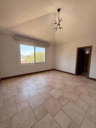 Casa en venta | 5 habitaciones | 5 parqueos | piscina | pérgola | Colinas de Castel CAES — Casa en Venta en Fraijanes, Carretera a El Salvador, Guatemala, Ciudad — miniatura 4 de 17