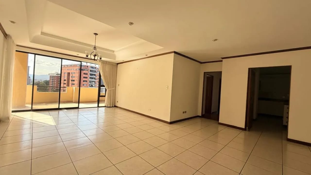 Apartamento en venta, Edificio Torre Castelar, zona 10 — Apartamento en Venta en Torre Castelar, Zona 10, Guatemala, Ciudad — foto 1 de 13