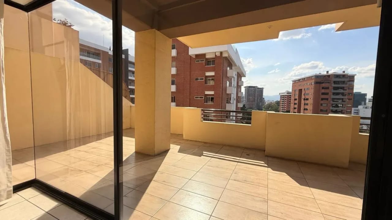 Apartamento en venta, Edificio Torre Castelar, zona 10 — Apartamento en Venta en Torre Castelar, Zona 10, Guatemala, Ciudad — foto 2 de 13